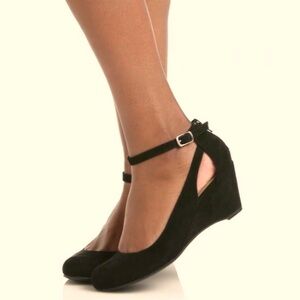 American Rag Black Wedge Heels Size 8